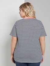 Curvy - Gestreiftes T-Shirt mit Kontrastblende - Frauen - navy stripe Curvy - Gestreiftes T-Shirt mit Kontrastblende - Frauen - navy stripe - 2 - My True Me