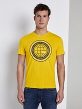 T-Shirt mit Schrift-Print - Männer - Californian Yellow T-Shirt mit Schrift-Print - Männer - Californian Yellow - 1 - TOM TAILOR