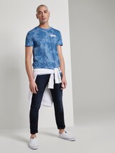 T-shirt in a batik look - Men - blue big batik print T-shirt in a batik look - Men - blue big batik print - 3 - TOM TAILOR Denim