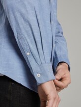 Fine shirt with chest pockets - Men - denim blue slub chambray Fine shirt with chest pockets - Men - denim blue slub chambray - 10 - TOM TAILOR