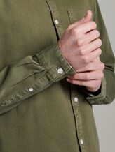 Hemd mit Brusttasche - Männer - faded moss green Hemd mit Brusttasche - Männer - faded moss green - 9 - TOM TAILOR Denim
