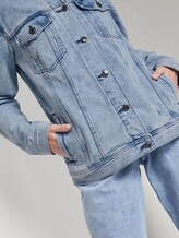 Nena & Larissa: Jeansjacke im Pastell-Washed-Look - Frauen - random bleached blue denim Nena & Larissa: Jeansjacke im Pastell-Washed-Look - Frauen - random bleached blue denim - 10 - TOM TAILOR Denim