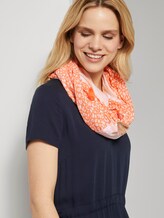 Gemusterter Schal mit Tasseln - Frauen - melon small leo design Gemusterter Schal mit Tasseln - Frauen - melon small leo design - 5 - TOM TAILOR