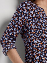 Blouse with turn-up details - Women - navy floral design Blouse with turn-up details - Women - navy floral design - 10 - TOM TAILOR