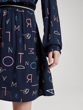 Gemustertes Minikleid mit Tape-Einsatz an der Taille - Frauen - navy letter print Gemustertes Minikleid mit Tape-Einsatz an der Taille - Frauen - navy letter print - 10 - TOM TAILOR Denim