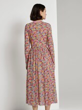 Gemustertes Midi-Kleid mit geripptem Ausschnitt - Frauen - multicolor flower print Gemustertes Midi-Kleid mit geripptem Ausschnitt - Frauen - multicolor flower print - 2 - TOM TAILOR Denim