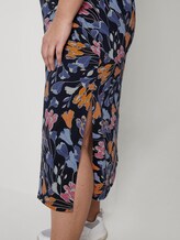 Fließendes Basic Midi-Kleid - Frauen - colorful blue flower print Fließendes Basic Midi-Kleid - Frauen - colorful blue flower print - 9 - My True Me