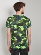 T-shirt with a tropical all-over print - Men - green leaf design T-shirt with a tropical all-over print - Men - green leaf design - 2 - TOM TAILOR