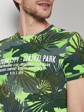 T-shirt with a tropical all-over print - Men - green leaf design T-shirt with a tropical all-over print - Men - green leaf design - 9 - TOM TAILOR