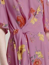 Kurzes Kleid mit Knoten-Detail im floralen Muster - Frauen - rose flower print Kurzes Kleid mit Knoten-Detail im floralen Muster - Frauen - rose flower print - 9 - TOM TAILOR Denim