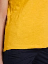 T-Shirt mit V-Ausschnitt und kleinem Print - Frauen - deep golden yellow T-Shirt mit V-Ausschnitt und kleinem Print - Frauen - deep golden yellow - 10 - TOM TAILOR