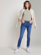 Gemustertes T-Shirt mit Henley-Ausschnitt - Frauen - khaki offwhite floral design Gemustertes T-Shirt mit Henley-Ausschnitt - Frauen - khaki offwhite floral design - 3 - TOM TAILOR