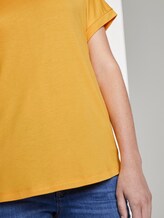 Basic T-shirt with a V-neckline - Women - deep golden yellow Basic T-shirt with a V-neckline - Women - deep golden yellow - 10 - TOM TAILOR