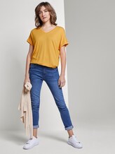 Basic T-shirt with a V-neckline - Women - deep golden yellow Basic T-shirt with a V-neckline - Women - deep golden yellow - 3 - TOM TAILOR