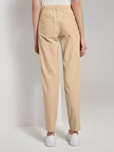Slanke chino broek met elastische tailleband - Vrouwen - cream toffee Slanke chino broek met elastische tailleband - Vrouwen - cream toffee - 2 - TOM TAILOR