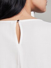 Gemusterte Kurzarm-Bluse mit Knotendetail - Frauen - Whisper White Gemusterte Kurzarm-Bluse mit Knotendetail - Frauen - Whisper White - 10 - TOM TAILOR
