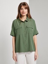 Kurzes Blusenshirt mit Taschen - Frauen - olive green Kurzes Blusenshirt mit Taschen - Frauen - olive green - 1 - TOM TAILOR Denim