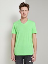 Striped T-shirt with a V-neckline - Men - bright green yarn dye stripe Striped T-shirt with a V-neckline - Men - bright green yarn dye stripe - 1 - TOM TAILOR Denim