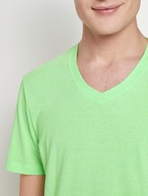 Striped T-shirt with a V-neckline - Men - bright green yarn dye stripe Striped T-shirt with a V-neckline - Men - bright green yarn dye stripe - 9 - TOM TAILOR Denim
