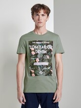 T-Shirt mit tropischem Brustprint - Männer - Dusty Leave Green T-Shirt mit tropischem Brustprint - Männer - Dusty Leave Green - 1 - TOM TAILOR Denim