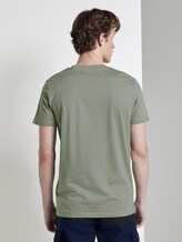 T-Shirt mit tropischem Brustprint - Männer - Dusty Leave Green T-Shirt mit tropischem Brustprint - Männer - Dusty Leave Green - 2 - TOM TAILOR Denim
