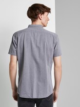 Textured short-sleeved shirt with a chest pocket - Men - Black Textured short-sleeved shirt with a chest pocket - Men - Black - 2 - TOM TAILOR Denim