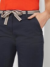 Relaxed Chino Bermuda Shorts mit Stoffgürtel - Frauen - Sky Captain Blue Relaxed Chino Bermuda Shorts mit Stoffgürtel - Frauen - Sky Captain Blue - 10 - TOM TAILOR