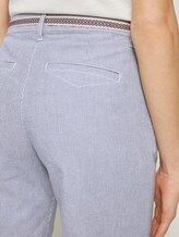 Relaxed Chino Bermuda Shorts mit Stoffgürtel - Frauen - Thin Stripe Pants Relaxed Chino Bermuda Shorts mit Stoffgürtel - Frauen - Thin Stripe Pants - 10 - TOM TAILOR
