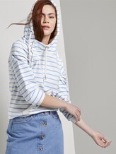 Gestreifter Hoodie mit asymmetrischer Knopfleiste - Frauen - off white light blue stripe Gestreifter Hoodie mit asymmetrischer Knopfleiste - Frauen - off white light blue stripe - 5 - TOM TAILOR Denim