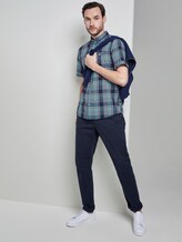 Kariertes Kurzarmhemd mit Brusttasche - Männer - navy blue fil a fil check Kariertes Kurzarmhemd mit Brusttasche - Männer - navy blue fil a fil check - 3 - TOM TAILOR