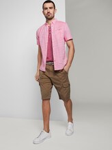 Short-sleeved shirt with a textured pattern and chest pocket - Men - pink white structure Short-sleeved shirt with a textured pattern and chest pocket - Men - pink white structure - 3 - TOM TAILOR