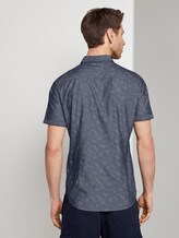 Gemustertes Kurzarmhemd mit Haifischkragen - Männer - navy leaf design Gemustertes Kurzarmhemd mit Haifischkragen - Männer - navy leaf design - 2 - TOM TAILOR