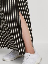 Gestreiftes Neckholder-Maxikleid - Frauen - black white stripe Gestreiftes Neckholder-Maxikleid - Frauen - black white stripe - 10 - TOM TAILOR Denim