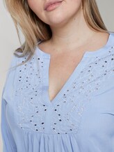 Tunika-Bluse mit Lochtstickerei - Frauen - Parisienne Blue Tunika-Bluse mit Lochtstickerei - Frauen - Parisienne Blue - 9 - My True Me