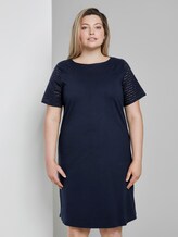 T-Shirt Kleid mit Lochstickerei - Frauen - Real Navy Blue T-Shirt Kleid mit Lochstickerei - Frauen - Real Navy Blue - 1 - My True Me