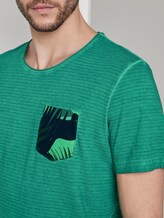 Gestreiftes T-Shirt mit abgesetzter Brusttasche - Männer - rich meadow green Gestreiftes T-Shirt mit abgesetzter Brusttasche - Männer - rich meadow green - 10 - TOM TAILOR