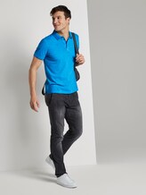 Gestreiftes Poloshirt mit kleiner Stickerei - Männer - Electric Teal Blue Gestreiftes Poloshirt mit kleiner Stickerei - Männer - Electric Teal Blue - 3 - TOM TAILOR