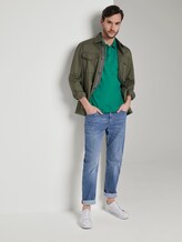 Gestreiftes Poloshirt mit kleiner Stickerei - Männer - rich meadow green Gestreiftes Poloshirt mit kleiner Stickerei - Männer - rich meadow green - 3 - TOM TAILOR