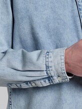 Lockeres Jeanshemd - Männer - Heavy Bleached Blue Denim Lockeres Jeanshemd - Männer - Heavy Bleached Blue Denim - 10 - TOM TAILOR Denim