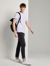 T-Shirt mit kleiner Sportsocken-Stickerei - Männer - White T-Shirt mit kleiner Sportsocken-Stickerei - Männer - White - 3 - TOM TAILOR Denim