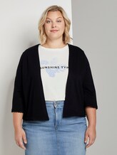 Curvy - Kurzer Cardigan mit Häkel-Details - Frauen - Deep Black Curvy - Kurzer Cardigan mit Häkel-Details - Frauen - Deep Black - 1 - My True Me