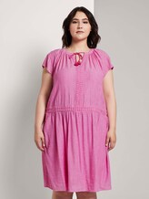 Curvy - Kleid mit dekorativen Häkel-Details - Frauen - dusty orchid Curvy - Kleid mit dekorativen Häkel-Details - Frauen - dusty orchid - 1 - My True Me