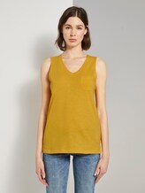 Top mit Brusttasche und Seitenschlitzen - Frauen - deep golden yellow Top mit Brusttasche und Seitenschlitzen - Frauen - deep golden yellow - 1 - TOM TAILOR
