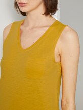 Top mit Brusttasche und Seitenschlitzen - Frauen - deep golden yellow Top mit Brusttasche und Seitenschlitzen - Frauen - deep golden yellow - 9 - TOM TAILOR