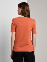 Basic T-Shirt mit weitem Ausschnitt - Frauen - Goji-Orange Basic T-Shirt mit weitem Ausschnitt - Frauen - Goji-Orange - 2 - TOM TAILOR