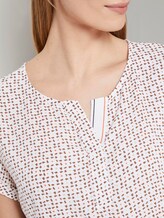 Printed T-shirt in a material mix - Women - white geometric design Printed T-shirt in a material mix - Women - white geometric design - 9 - TOM TAILOR