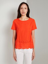T-Shirt mit Lochstickerei - Frauen - strong flame orange T-Shirt mit Lochstickerei - Frauen - strong flame orange - 1 - TOM TAILOR