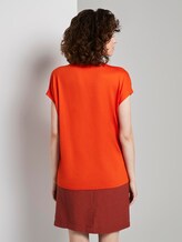 T-Shirt mit Henley-Ausschnitt im Materialmix - Frauen - strong flame orange T-Shirt mit Henley-Ausschnitt im Materialmix - Frauen - strong flame orange - 2 - TOM TAILOR