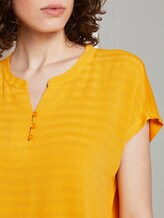 T-Shirt mit Henley-Ausschnitt im Materialmix - Frauen - deep golden yellow T-Shirt mit Henley-Ausschnitt im Materialmix - Frauen - deep golden yellow - 9 - TOM TAILOR