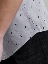 Textured short-sleeved shirt with a chest pocket - Men - navy pineapple print Textured short-sleeved shirt with a chest pocket - Men - navy pineapple print - 10 - TOM TAILOR Denim